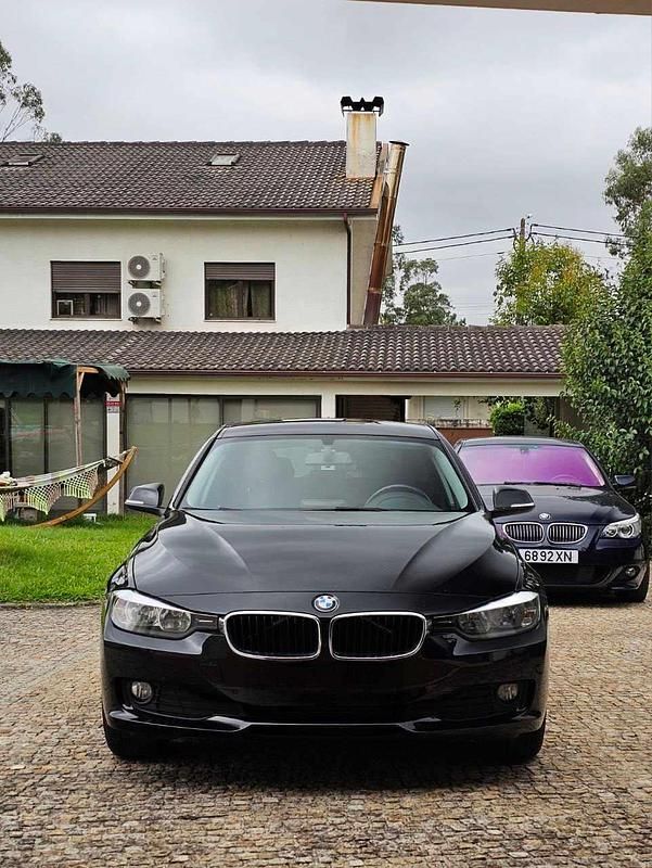 Preto Usado 2013 BMW 320 | € 14.500 (Preço justo) - Imagem 1/4