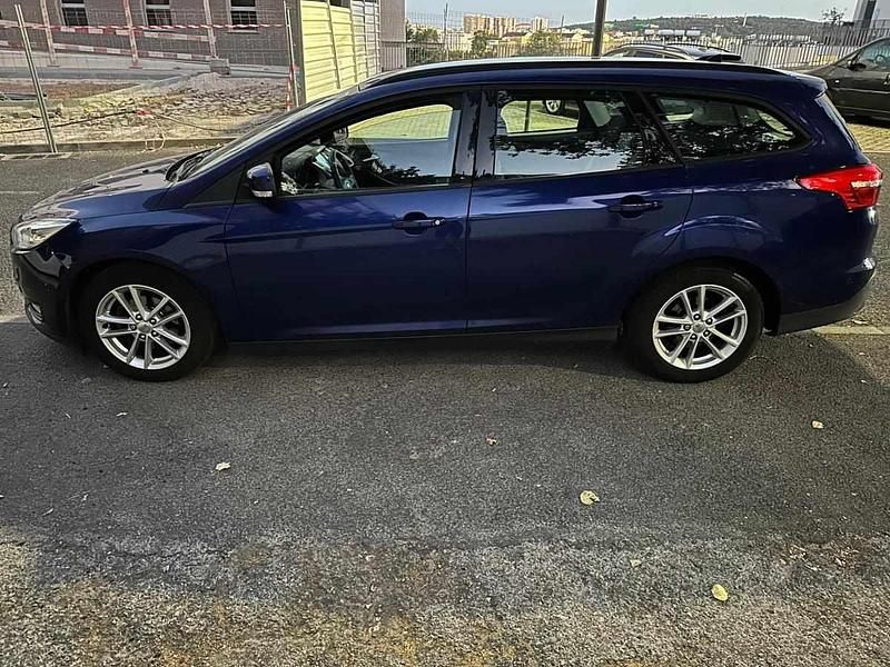 Usado Ford Focus 120 HP (88 kW) 2015 Azul Citadino