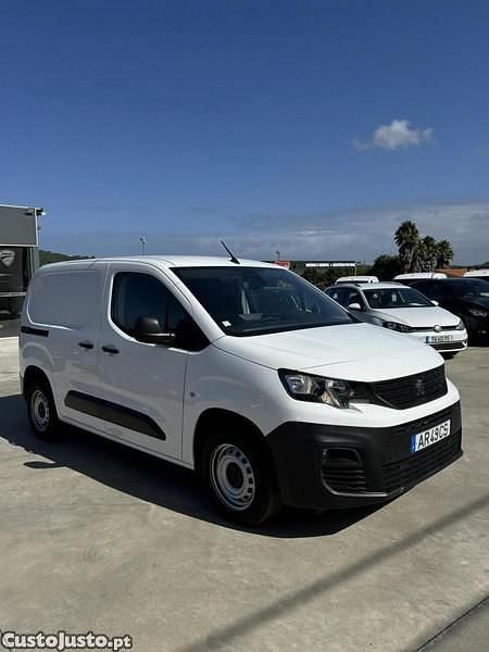 Branco Usado 2022 Peugeot Partner Monovolume | € 13.900 (Preço justo) - Imagem 1/1