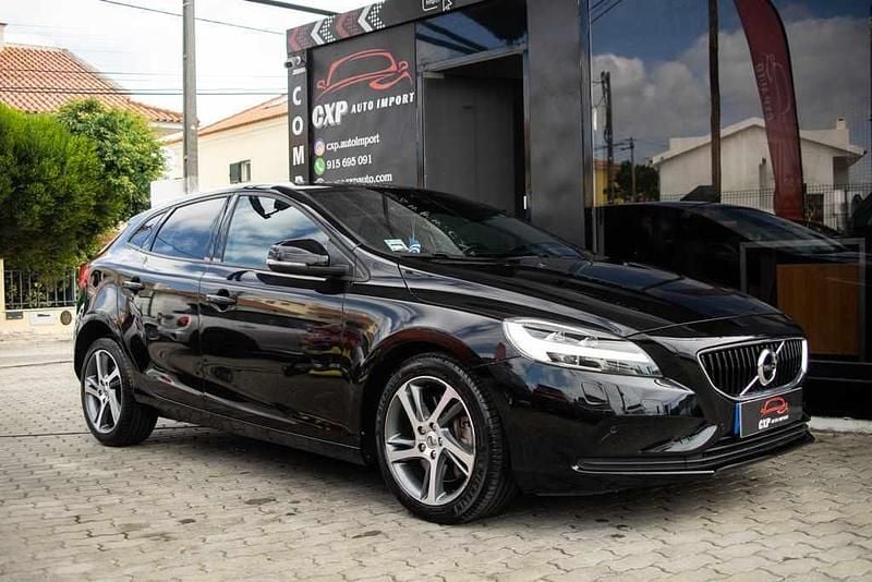 Preto Usado 2017 Volvo V40 Carrinha | € 16.900 (Preço justo) - Imagem 1/4