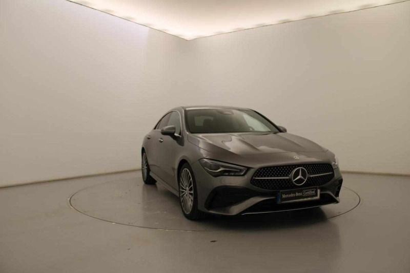 Usado Mercedes CLA200 AMG line 150 HP (110 kW) 2025 Cinzento Sedan