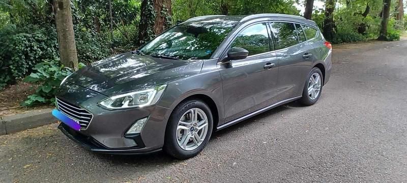 Usado Ford Focus 125 HP (91 kW) 2019 Cinzento Carrinha