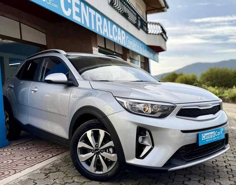 Cinza prata Usado 2023 Kia Stonic SUV | € 16.950 (Preço justo) - Imagem 1/4