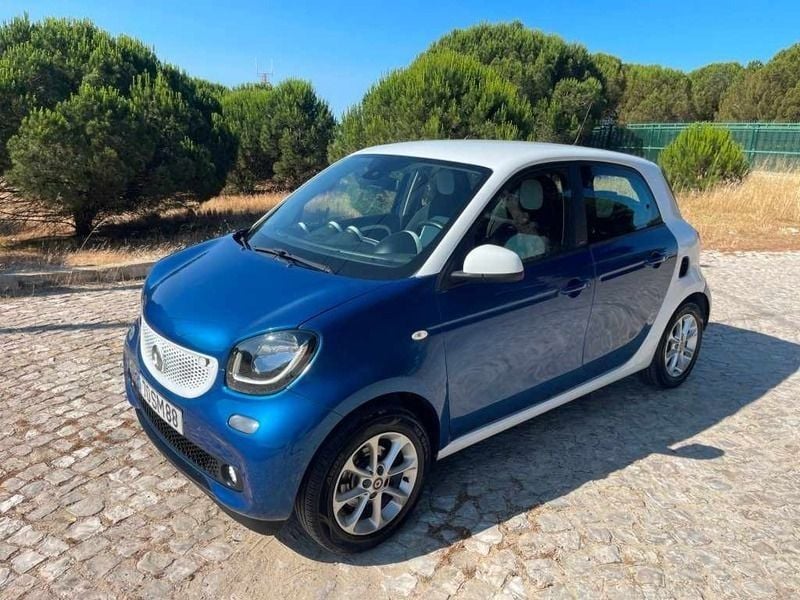 Azul Usado 2015 Smart ForFour Citadino | € 8.750 (Preço elevado) - Imagem 1/4