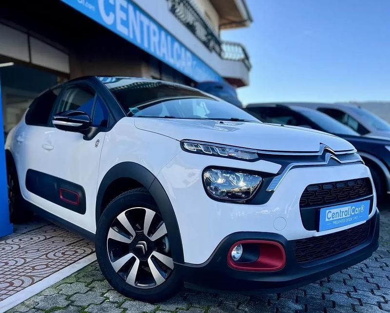 Cinzento Usado 2022 Citroën C3 PureTech Citadino | € 13.950 (Preço justo) - Imagem 1/4