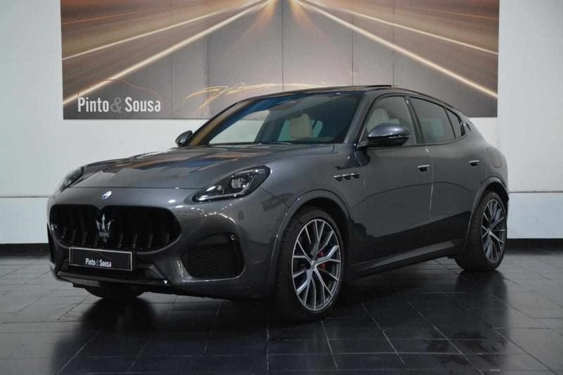 Cinzento Usado 2023 Maserati Grecale SUV | € 87.500 - Imagem 1/4