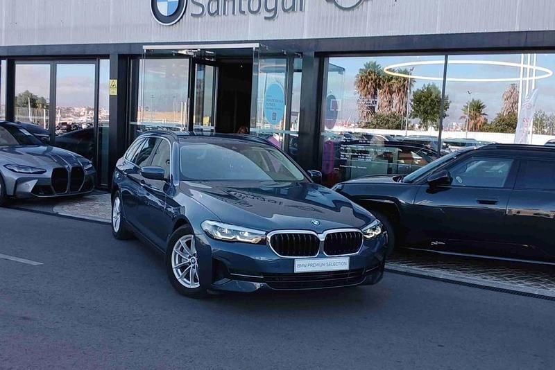 Azul Usado 2024 BMW 520 Carrinha | € 46.900 (Preço justo) - Imagem 1/4