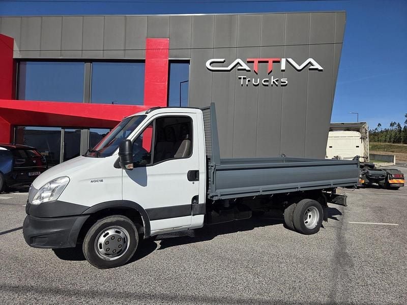 Usado Iveco Daily 146 HP (107 kW) 2010 Branco Sedan