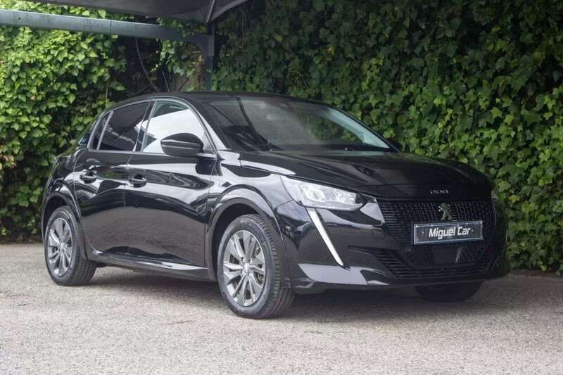 Preto Usado 2023 Peugeot e-208 Style Citadino | € 20.900 - Imagem 1/4