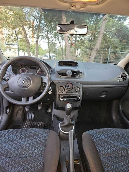 Usado Renault Clio II 220 HP (161 kW) 2008 Cinzento Sedan