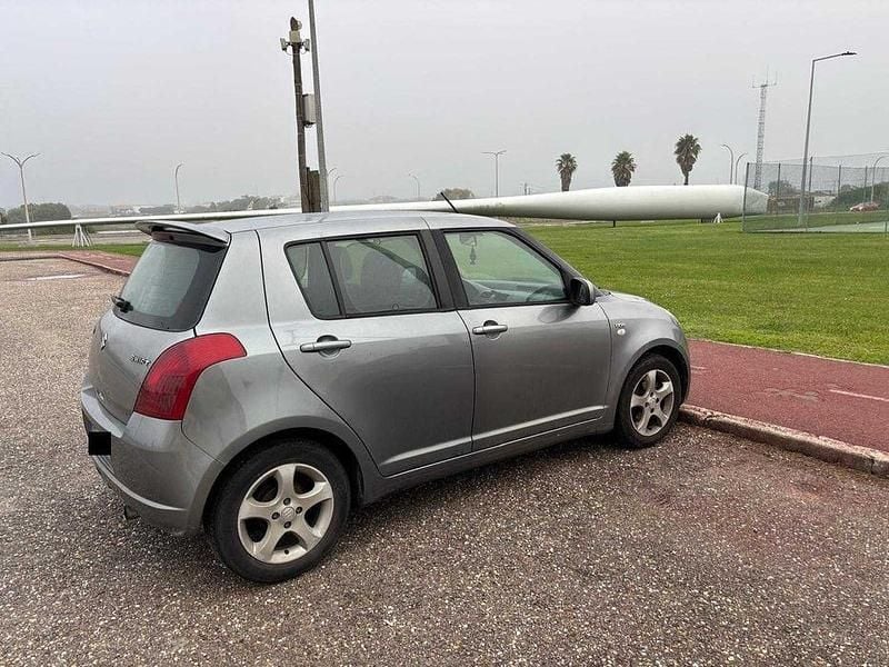 Usado 2007 Suzuki Swift Citadino | € 3.250 - Imagem 1/4