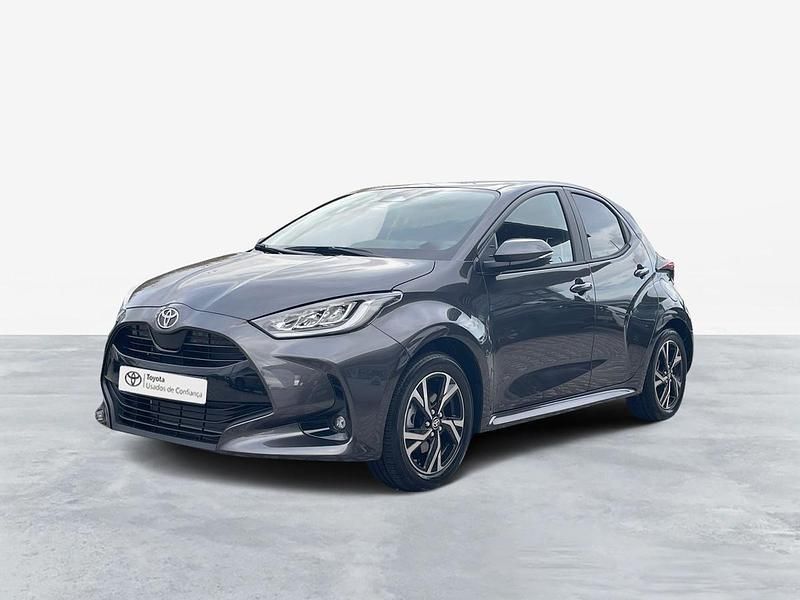 Cinza (pintura metalizada) Usado 2024 Toyota Yaris Sedan | € 26.250 (Preço justo) - Imagem 1/4