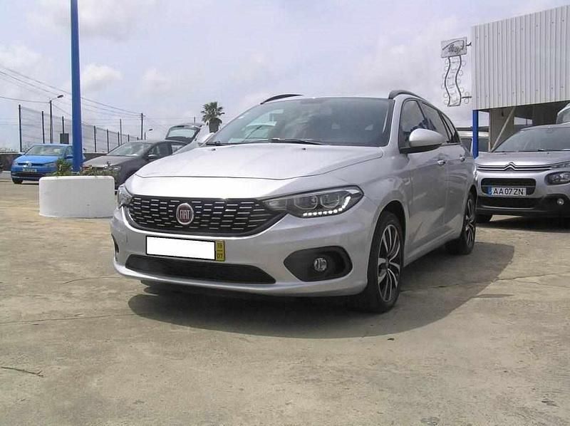 Usado Fiat Tipo 120 HP (88 kW) 2019 Cinzento Carrinha