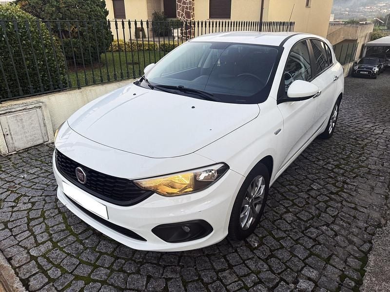 Branco Usado 2021 Fiat Tipo Lounge | € 11.750 (Preço justo) - Imagem 1/4