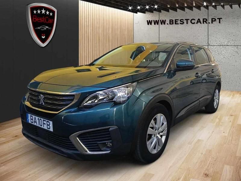 Usado Peugeot 5008 120 HP (88 kW) 2018 Verde SUV