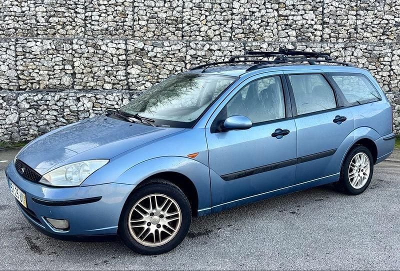 Usado 2002 Ford Focus Sedan | € 2.000 (Preço justo) - Imagem 1/4