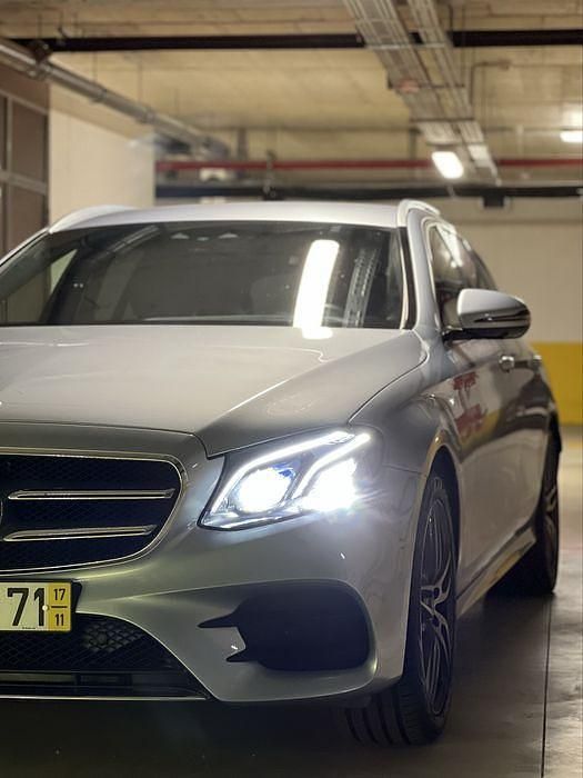 Usado 2017 Mercedes E220 AMG Sedan | € 26.000 - Imagem 1/4