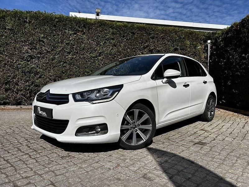 Branco Usado 2015 Citroën C4 Shine | € 10.490 (Bom preço) - Imagem 1/4