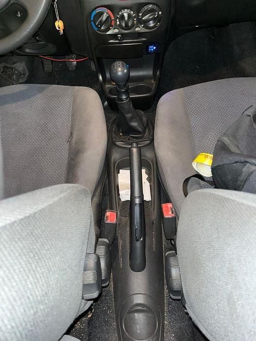 Usado Fiat Punto 80 HP (58 kW) 2004 Citadino