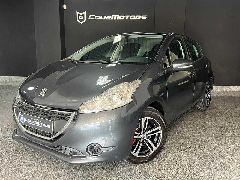 Cinzento Usado 2013 Peugeot 208 Citadino | € 7.500 (Bom preço) - Imagem 1/4