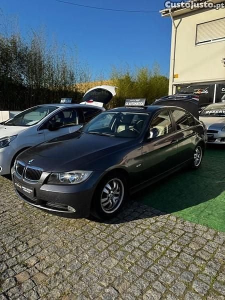 Castanho Usado 2005 BMW 320 Exclusive Sedan | € 9.900 (Preço justo) - Imagem 1/1