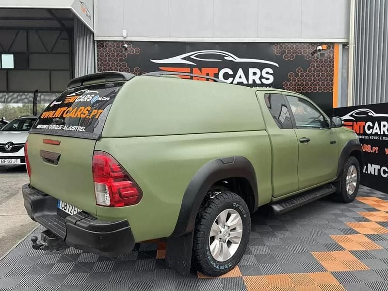 Usado Toyota HiLux Comfort 150 HP (110 kW) 2018 Verde Pickup