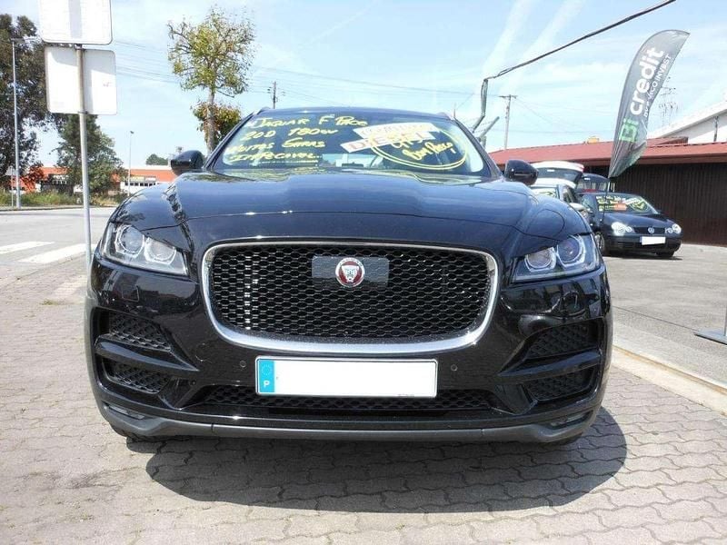 Usado Jaguar F-Pace Prestige 180 HP (132 kW) 2017 Preto SUV
