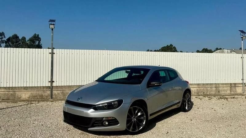 Usado VW Scirocco Sport 140 HP (102 kW) 2010 Cinza prata Coupé