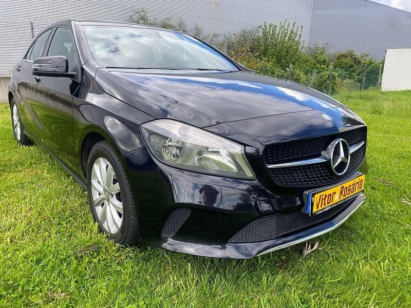 Preto Usado 2016 Mercedes A180 | € 17.500 (Preço elevado) - Imagem 1/4