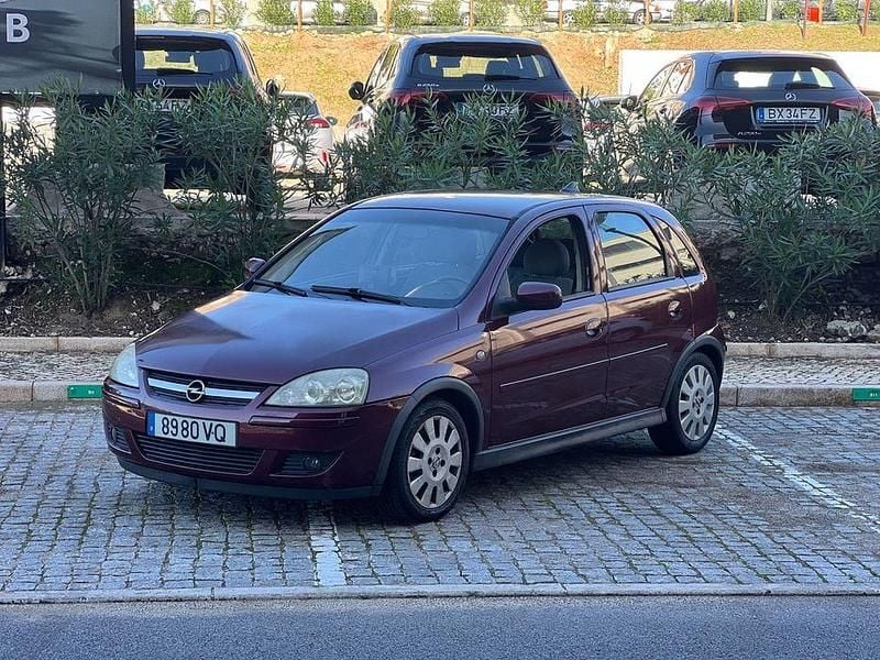 Usado 2003 Opel Corsa Sedan | € 4.000 (Caro) - Imagem 1/4