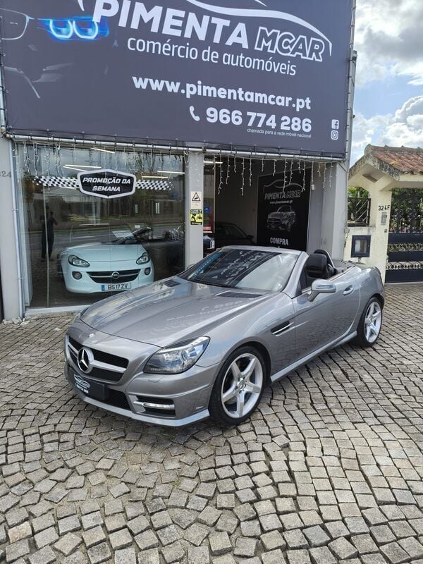 Cinza Usado 2011 Mercedes SLK200 AMG Cabrios | € 25.900 - Imagem 1/4