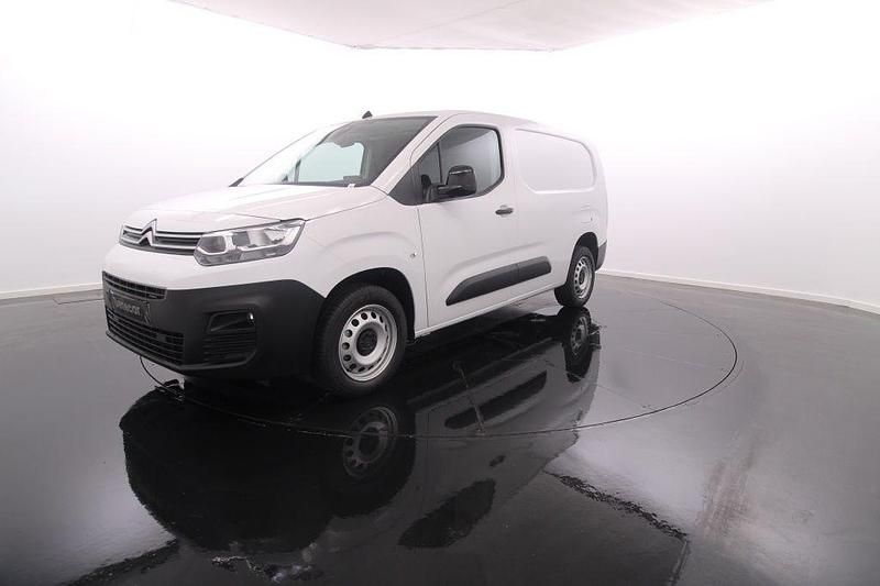 Branco Usado 2023 Citroën Berlingo Monovolume | € 21.450 (Caro) - Imagem 1/4