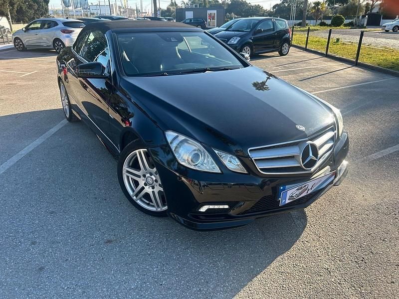 Preto Usado 2011 Mercedes E220 Avantgarde Cabrios | € 21.990 - Imagem 1/4