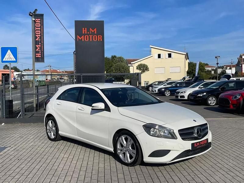 Branco Usado 2013 Mercedes A180 Style | € 9.900 (Preço justo) - Imagem 1/4