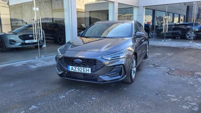 Cinzento Usado 2023 Ford Focus Citadino | € 25.450 (Preço justo) - Imagem 1/4