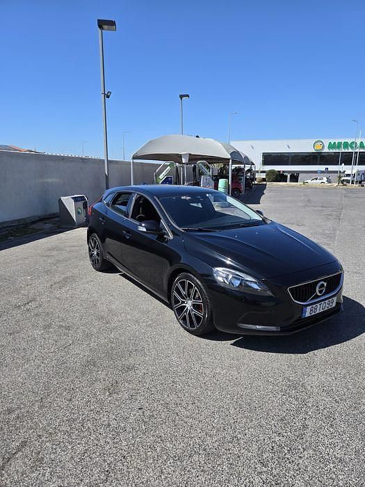 Usado 2017 Volvo V40 Carrinha | € 14.500 (Preço justo) - Imagem 1/4