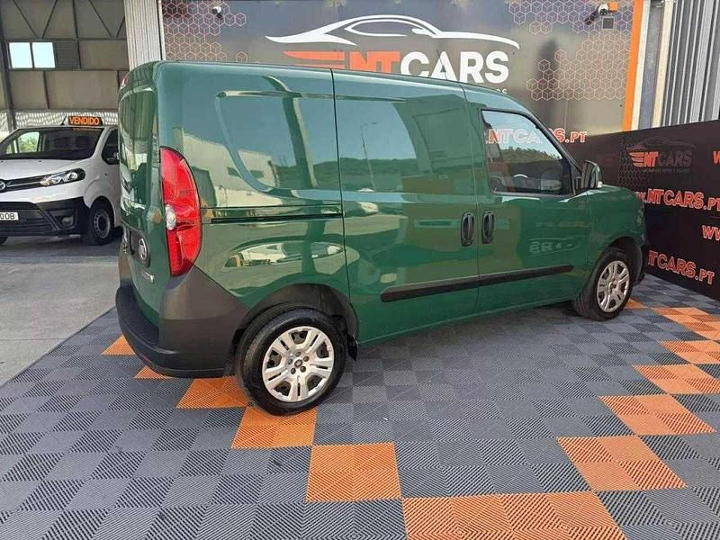 Verde Usado 2020 Fiat Doblò Easy Monovolume | € 8.900 (Preço justo) - Imagem 1/3