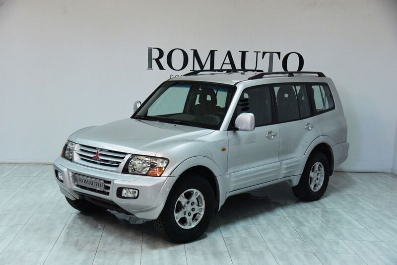Cinza Usado 2000 Mitsubishi Pajero SUV | € 22.800 - Imagem 1/4