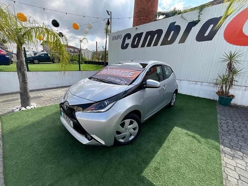 Cinzento Usado 2016 Toyota Aygo Citadino | € 11.900 (Preço justo) - Imagem 1/4