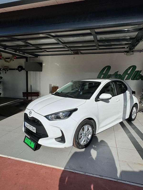 Branco Usado 2021 Toyota Yaris Comfort | € 14.000 - Imagem 1/4