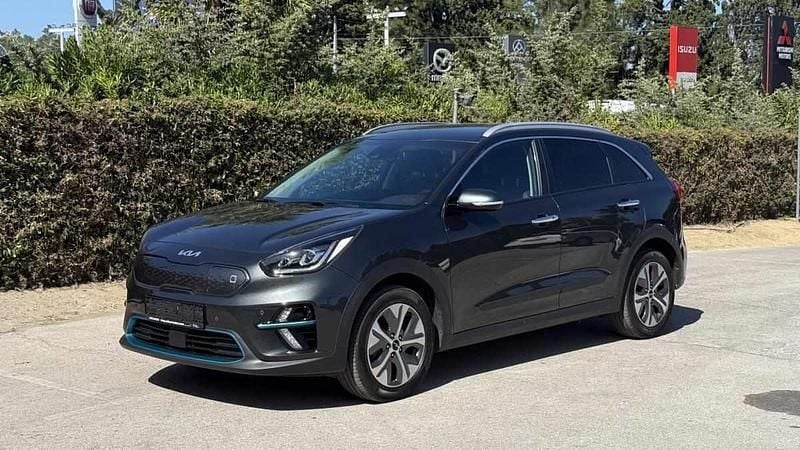 Cinza Usado 2022 Kia e-Niro Spirit SUV | € 26.000 (Bom preço) - Imagem 1/4