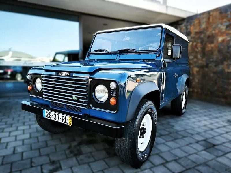 Azul Usado 2001 Land Rover Defender Citadino | € 29.950 (Preço justo) - Imagem 1/4