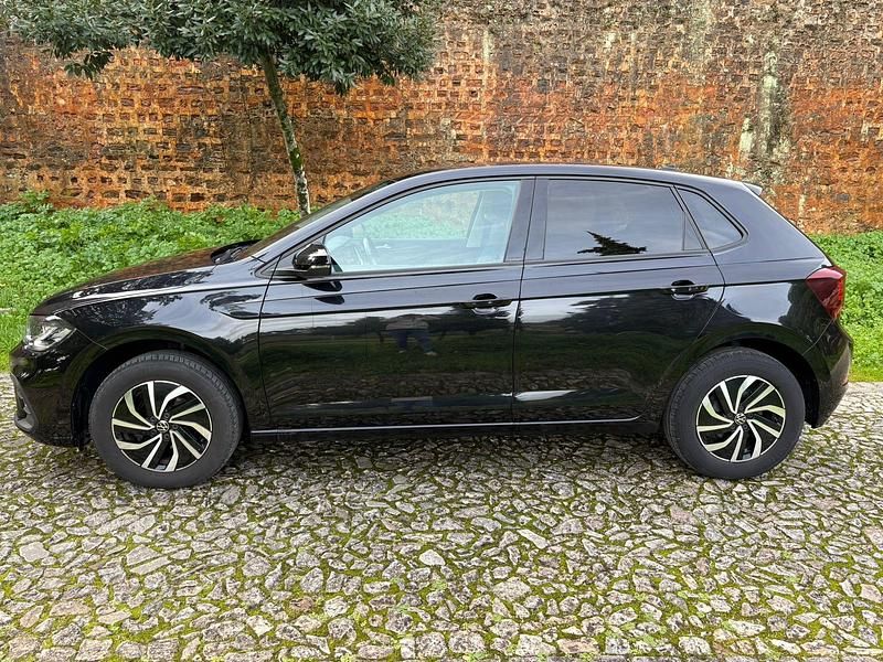 Usado VW Polo Life 95 HP (69 kW) 2024 Preto Citadino