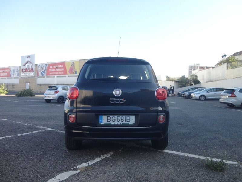 Usado Fiat 500L Easy 85 HP (62 kW) 2014 Preto Monovolume