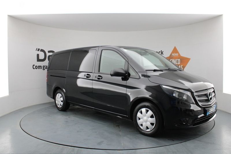 Preto Usado 2019 Mercedes Vito Monovolume | € 36.999 (Preço elevado) - Imagem 1/4