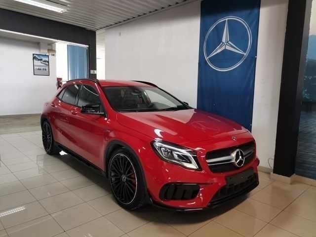 Vermelho Usado 2018 Mercedes GLA45 AMG AMG SUV | € 42.900 - Imagem 1/4