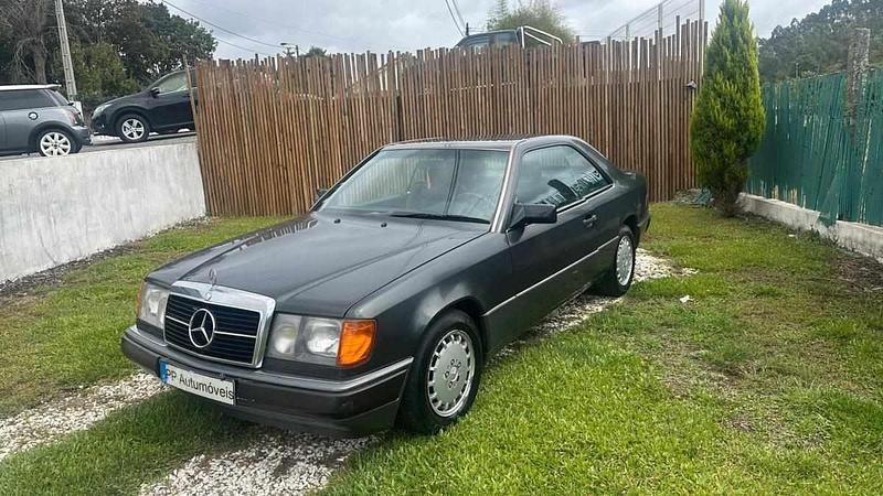 Usado Mercedes E230 132 HP (97 kW) 2004 Preto Coupé