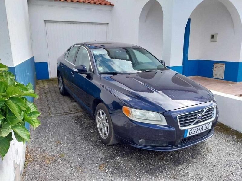 Azul Usado 2008 Volvo S80 Sedan | € 5.650 - Imagem 1/3