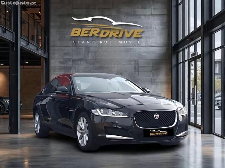 Preto Usado 2017 Jaguar XF Prestige Sedan | € 19.900 (Preço justo) - Imagem 1/1