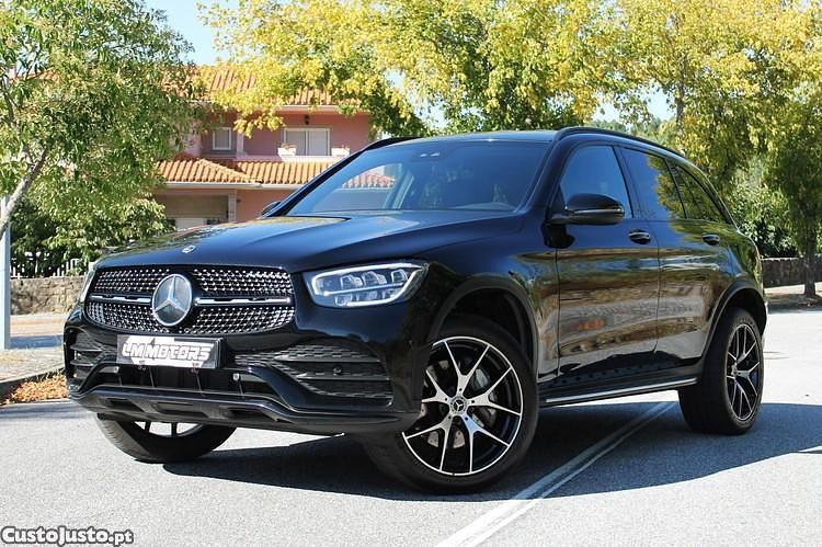 Preto Usado 2021 Mercedes GLC300e AMG SUV | € 41.500 - Imagem 1/1